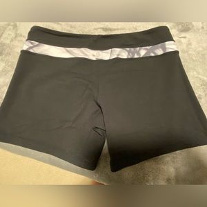 Lululemon vintage reversible groove shorts